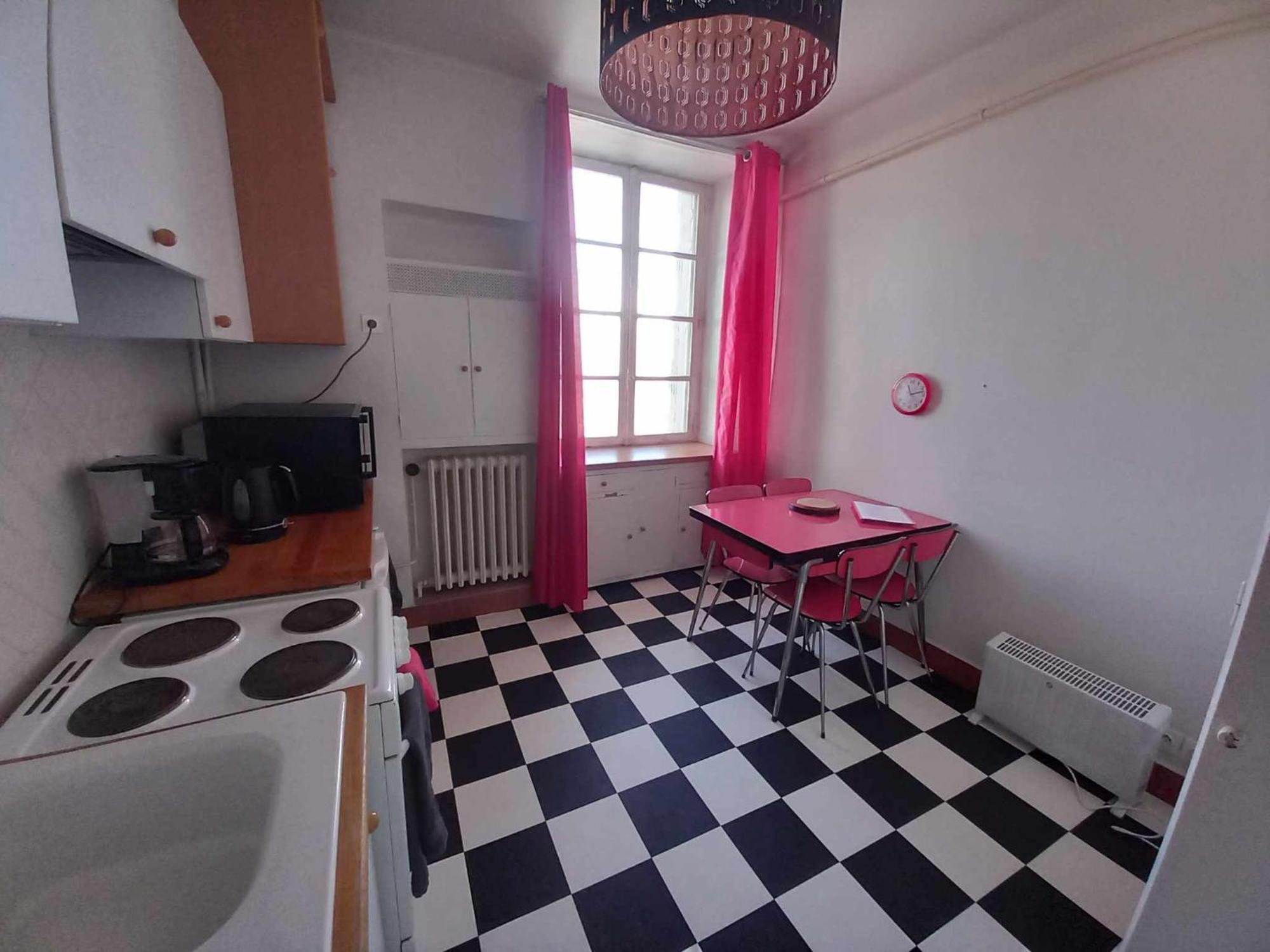 L'Appart De Babou Rez De Chaussee Parking Free Draps Wifi Thiers Exteriér fotografie