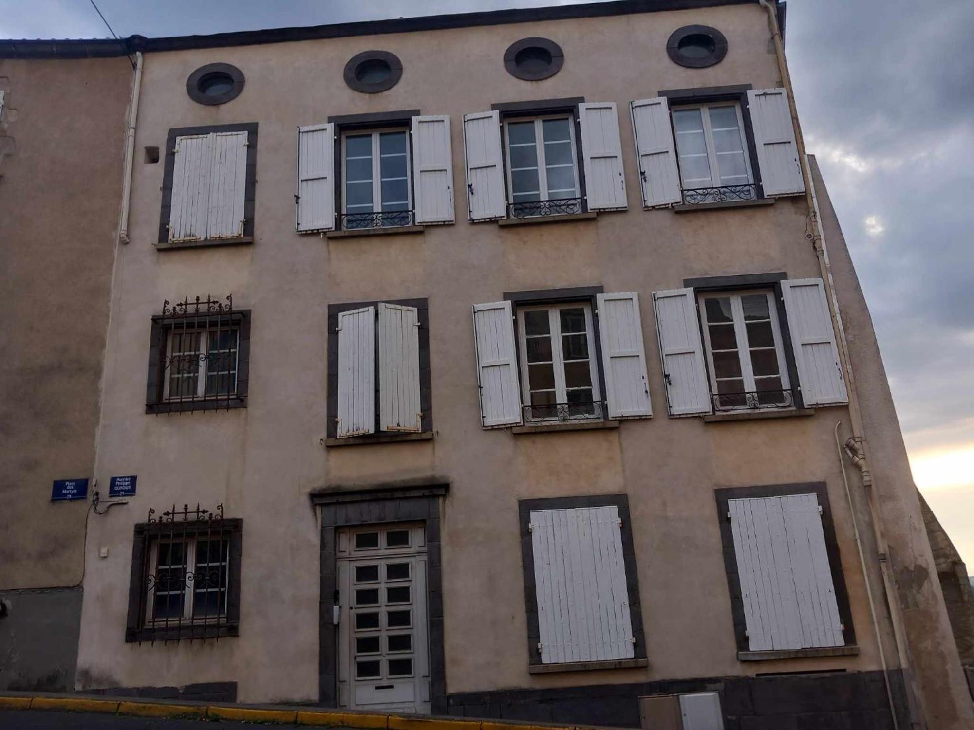 L'Appart De Babou Rez De Chaussee Parking Free Draps Wifi Thiers Exteriér fotografie